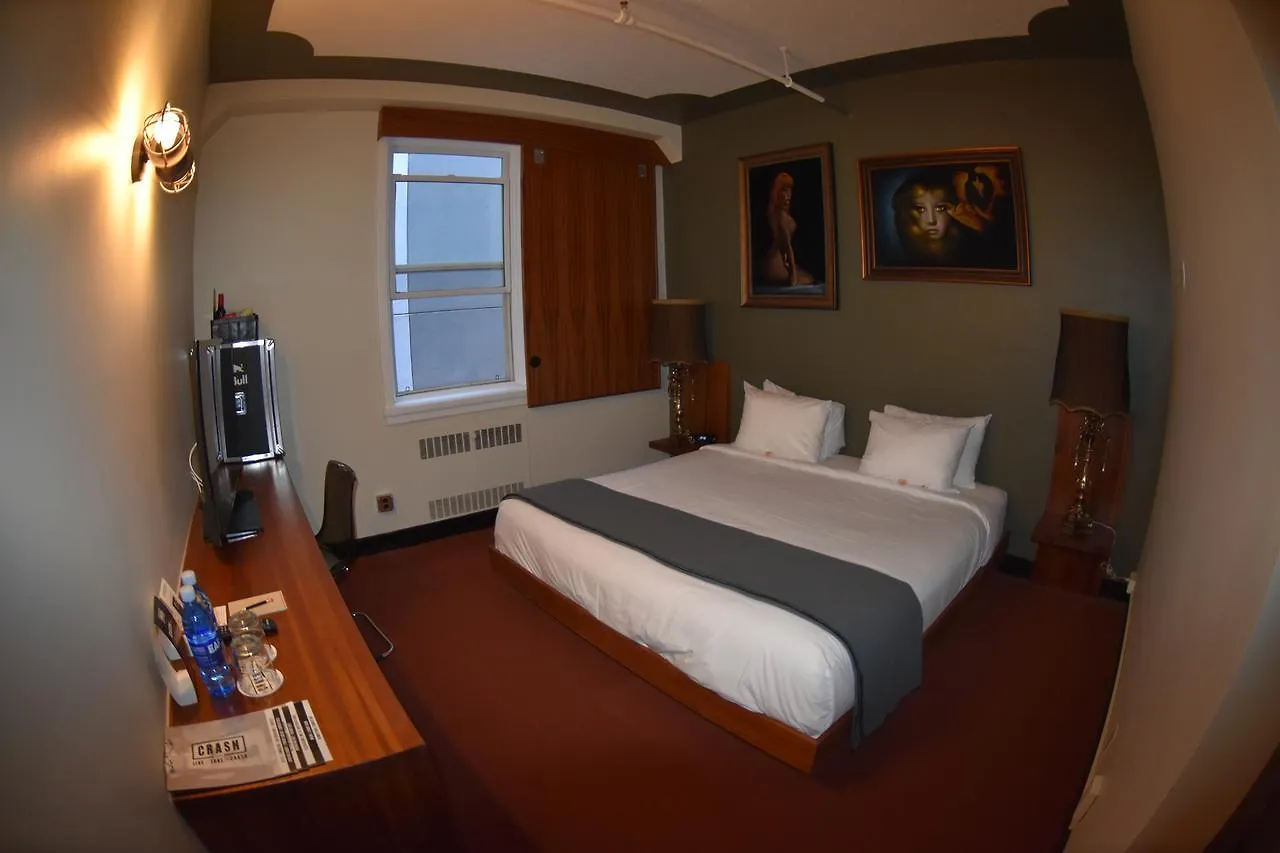 Crash Hotel Downtown Edmonton