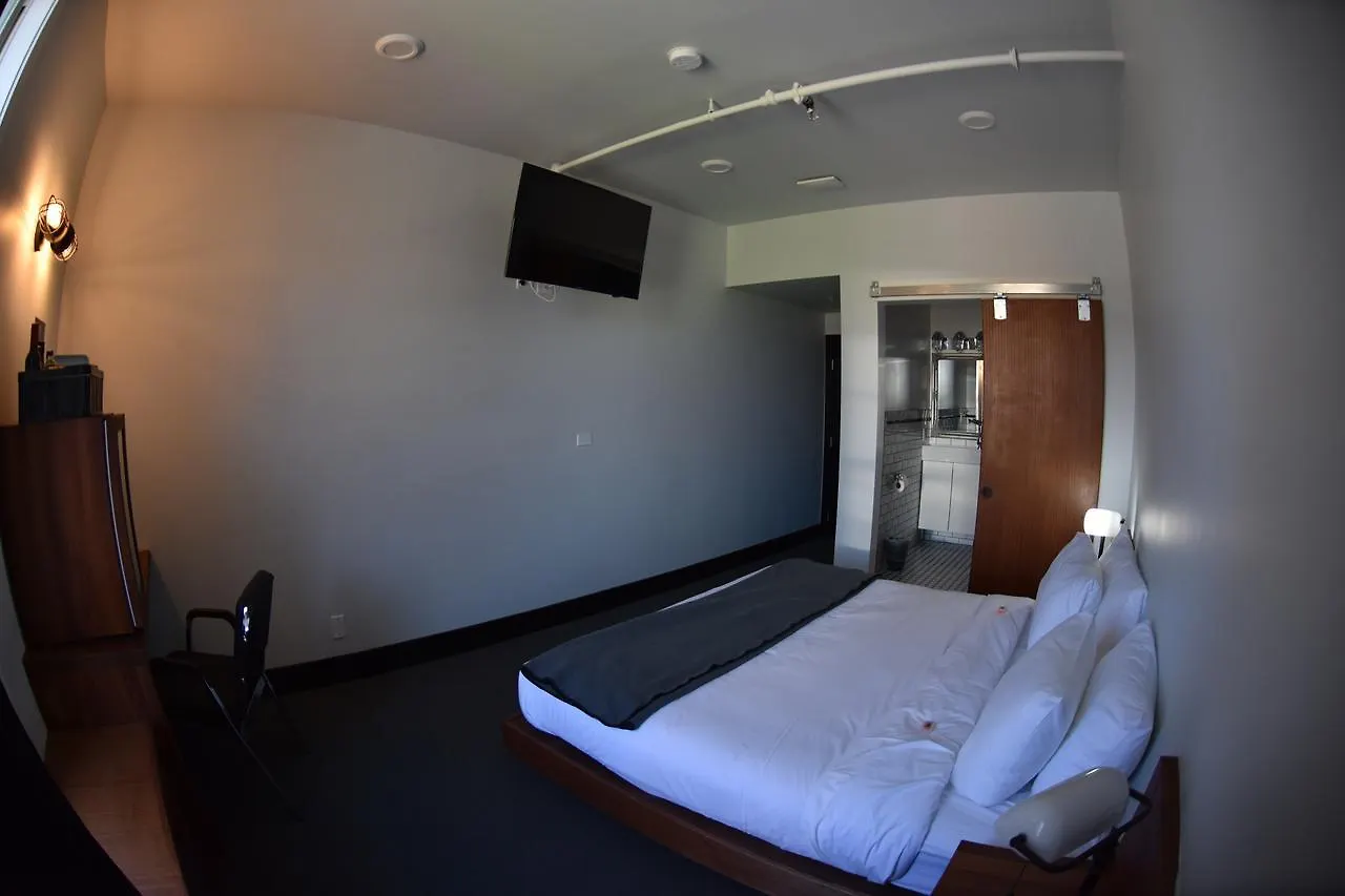 Crash Hotel Downtown Edmonton